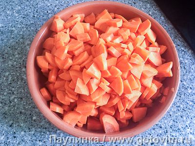 Тушеная морковь со сметаной и оливками, Шаг 01