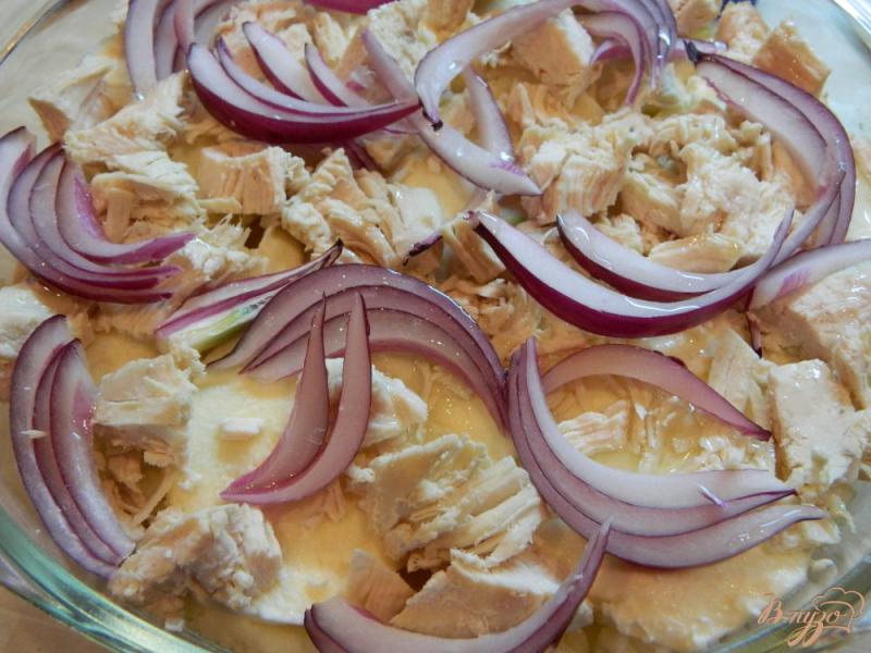 Фото приготовление рецепта: Запеканка из картофельного пюре, куриного филе и моцареллы шаг №4