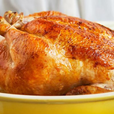 Запеченный целый цыпленок с карамельной корочкой - рецепт с фото