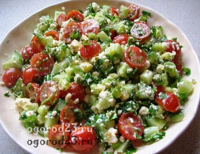 Вкусный салат из лука-порея