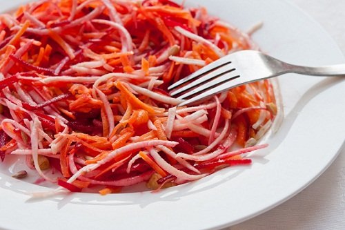 Салат с морковкой и луком