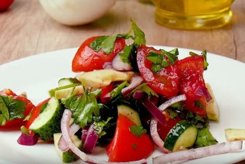 Как приготовить вкусный овощной салат с авокадо
