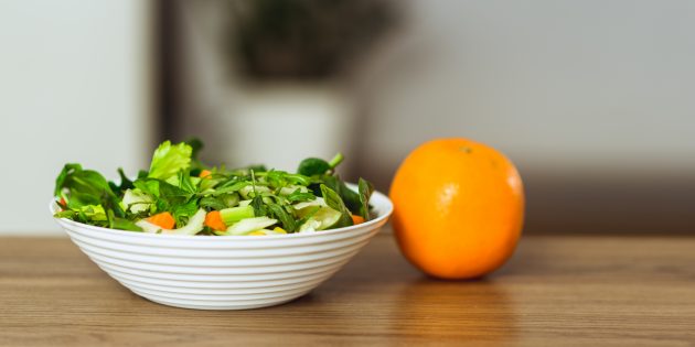 Салат с авокадо, морковью, апельсинами и руколой: простой рецепт