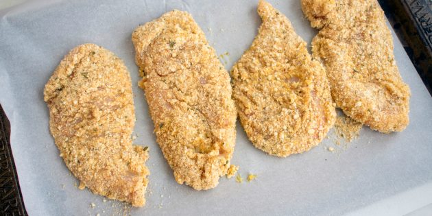 курица с хрустящей миндальной корочкой в духовке: простой рецепт