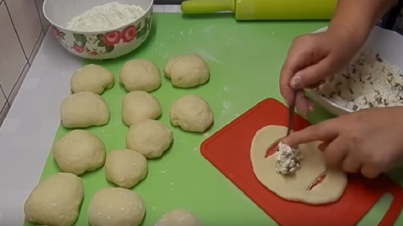 Превосходные булочки из сдобного теста - простые рецепты