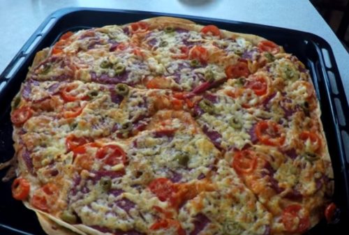 Быстрая домашняя пицца на лаваше — готовим в духовке