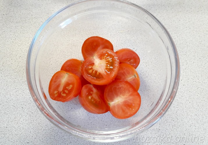 помидоры черри нарезанные пополам