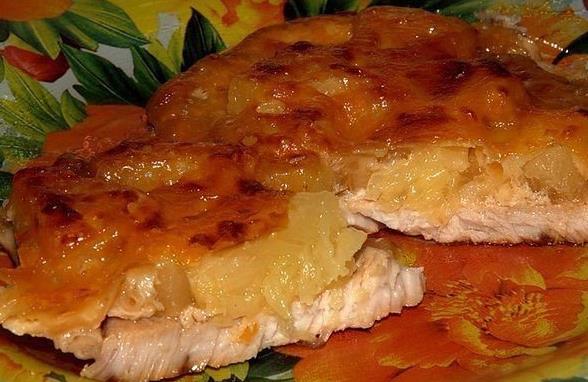 Мясо по-французски с ананасом в духовке фото