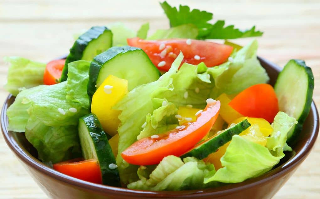 Простые и вкусные рецепты салатов с фото