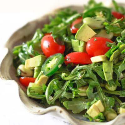Овощной салат с авокадо и мятой - рецепт с фото