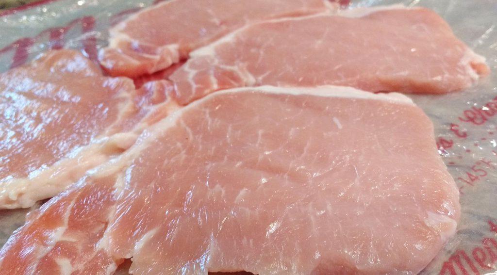 Как нарезать свинину для шницеля