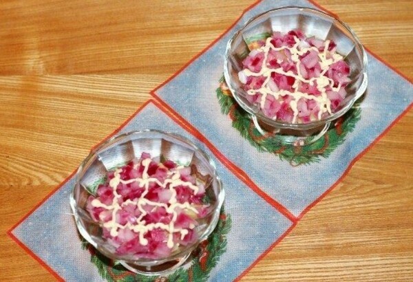 Салаты с креветками на Новый Год 2022: очень вкусные и простые рецепты на новогодний стол