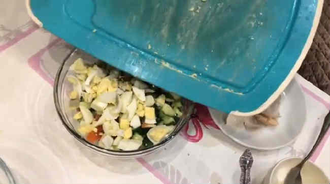 Salat s semgoj slabosolenoj16
