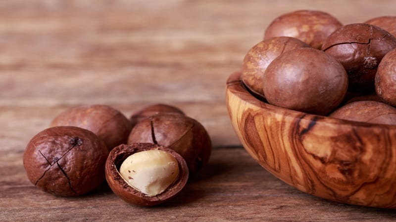 Чем полезен и вреден орех макадамия для женщин: состав, применение, отзывы