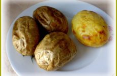Постный картофель, запеченный в мундире