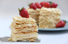 10 вкусных, простых и быстрых рецепта торта Наполеон: классика, со сгущенкой, быстрый