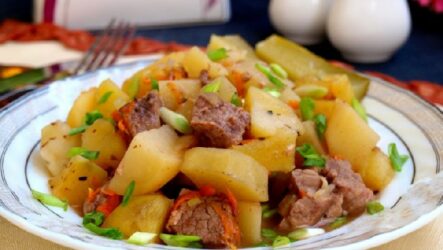Тушеная картошка с мясом — несколько вкусных рецептов с фото пошагово